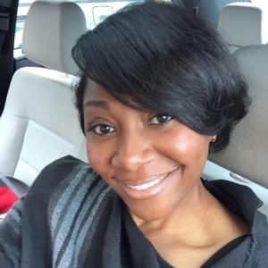 Meet your Posher, Roniqua